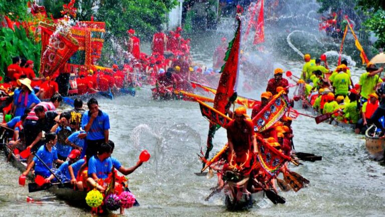 दुनिया के त्योहार जो आपको ज़रूर अनुभव करने चाहिए