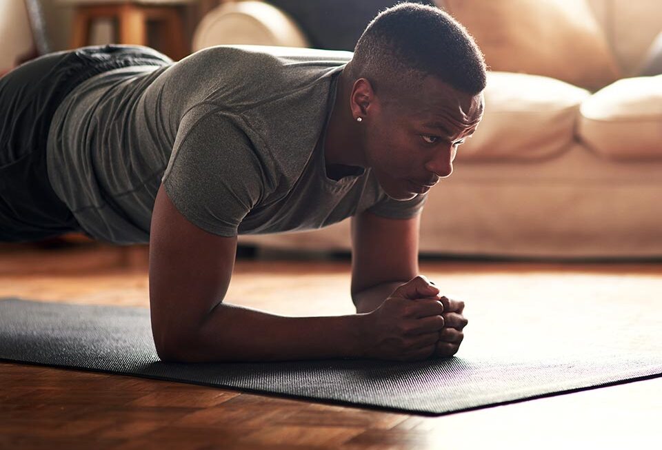 व्यस्त लोगों के लिए 20 मिनट के बेस्ट होम वर्कआउट्स