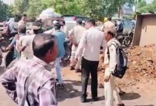 ग्वालियर: महालेखाकार पुल पर मिनी-ट्रक से महिला गंभीर रूप से घायल, चालक मौके से फरार